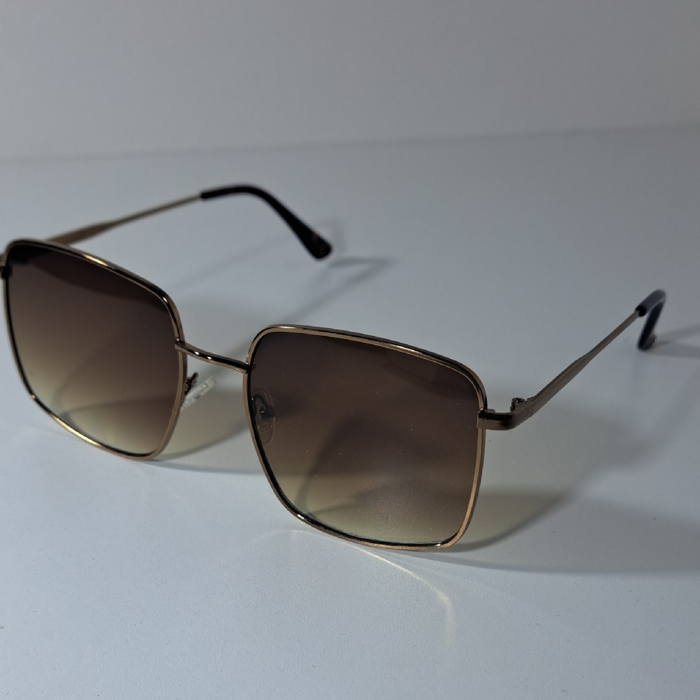 Banana Republic Gold Frame Brown Gradient Lens Sunglasses